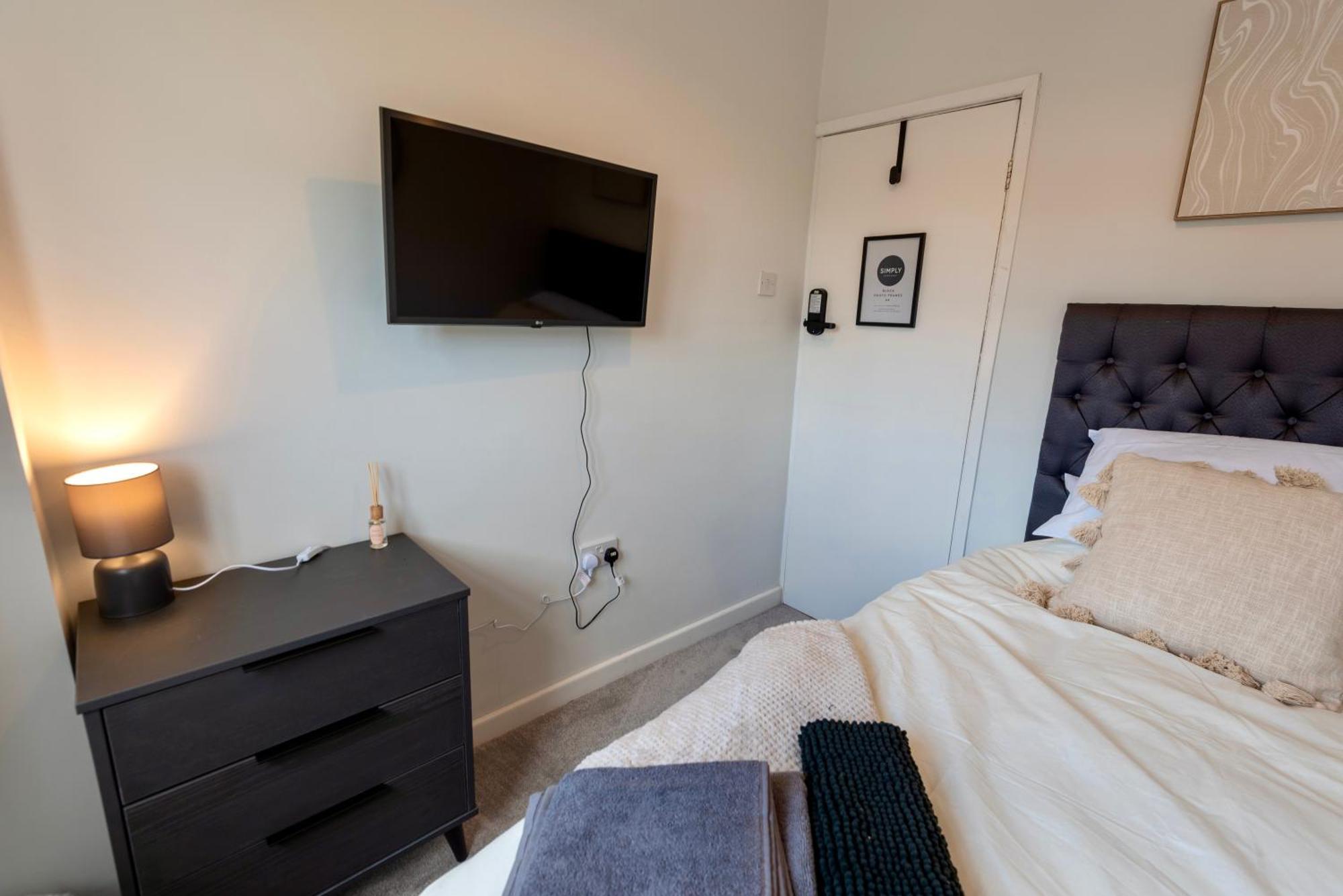 Single Room In Brand New 5 Bedroom Home BW Room 2 Solihull Esterno foto