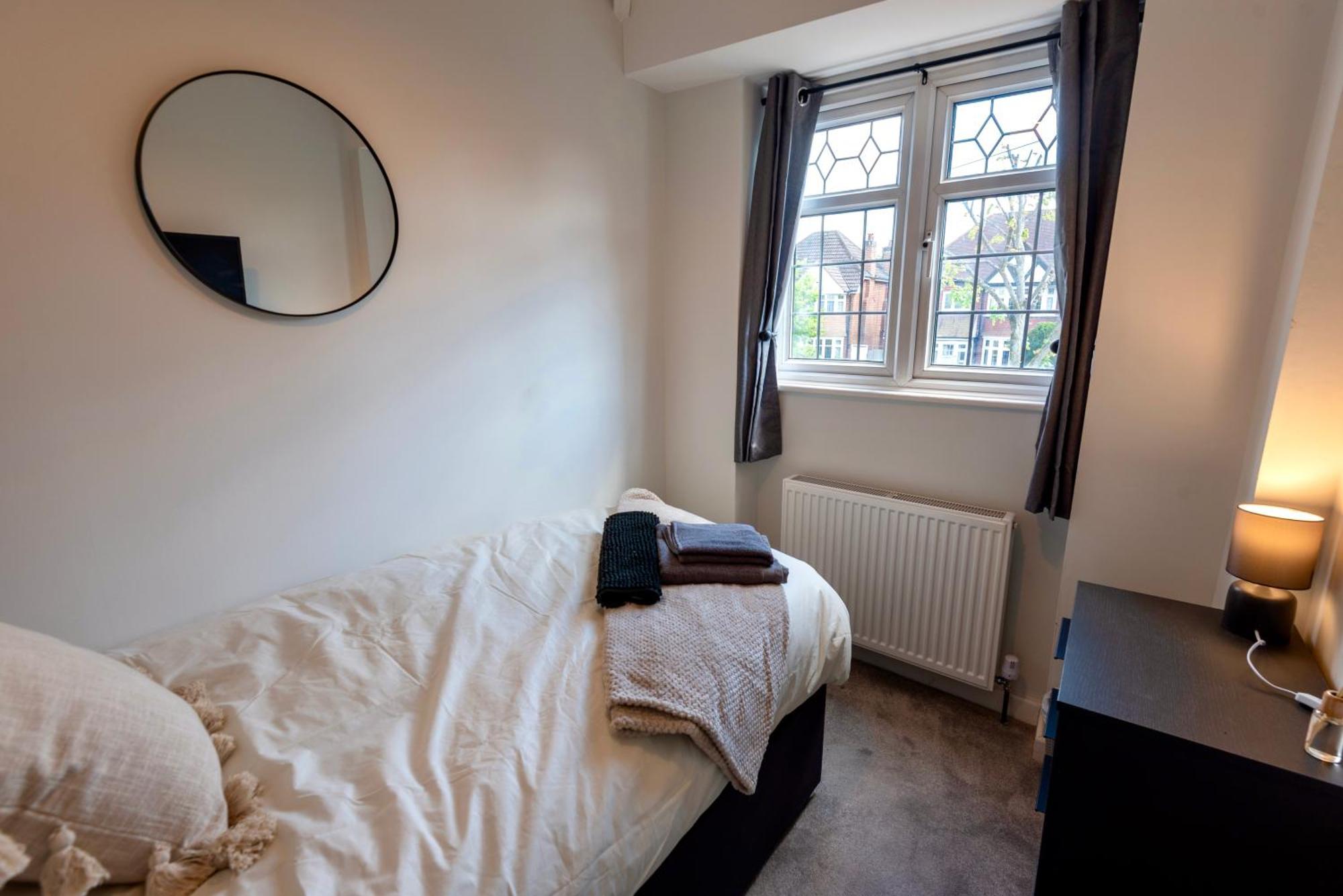 Single Room In Brand New 5 Bedroom Home BW Room 2 Solihull Esterno foto