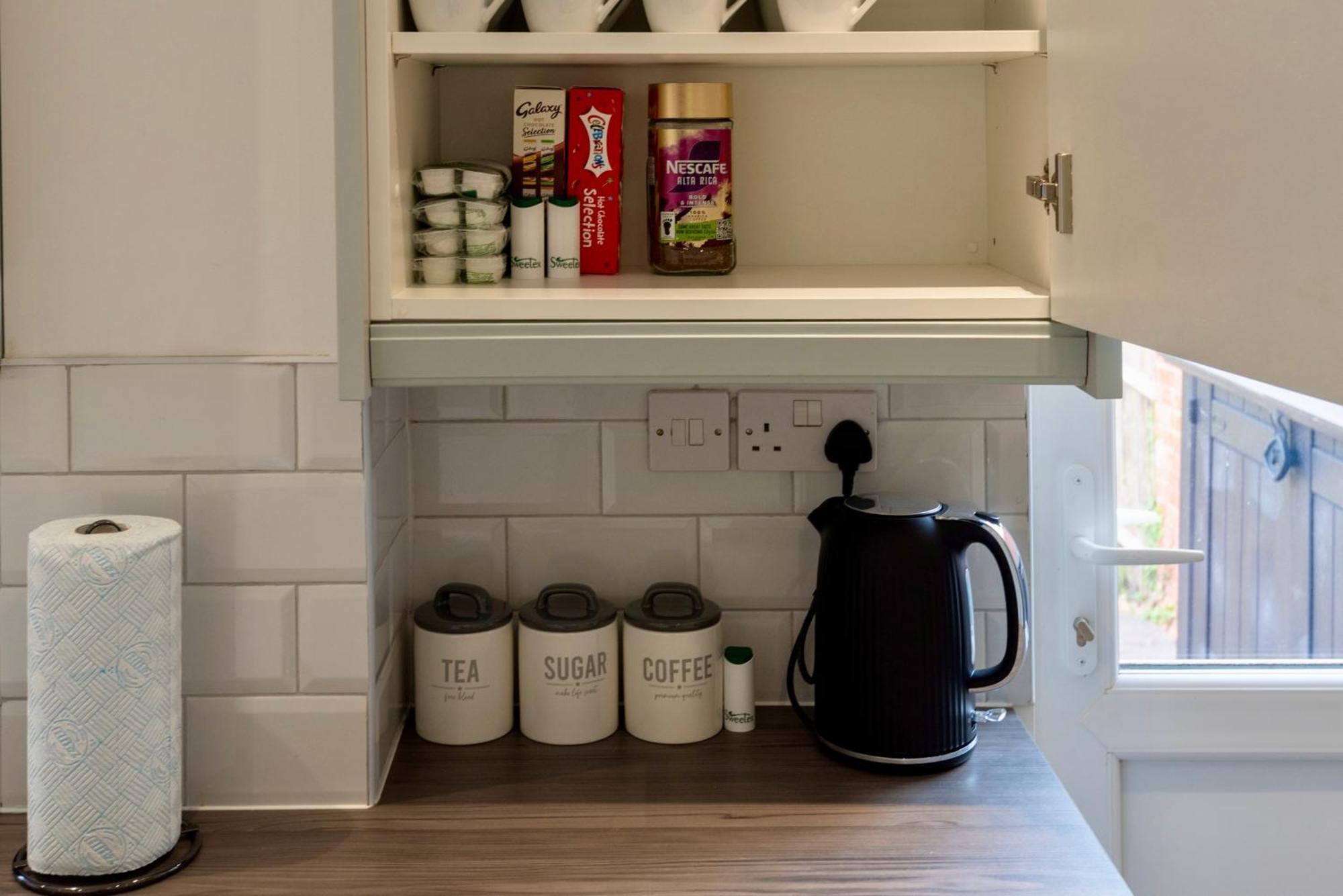 Single Room In Brand New 5 Bedroom Home BW Room 2 Solihull Esterno foto