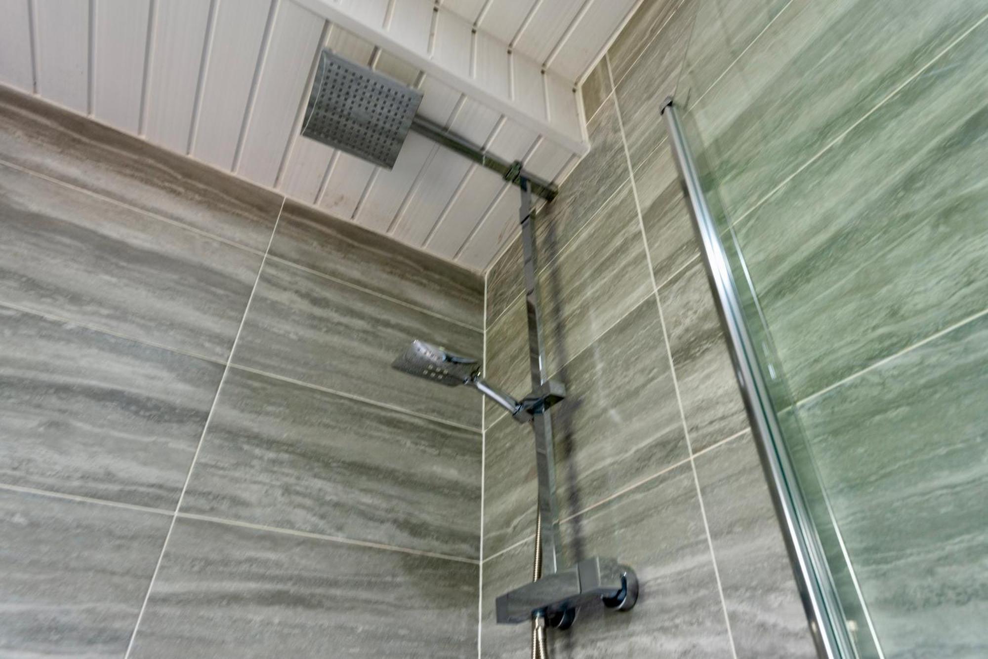 Single Room In Brand New 5 Bedroom Home BW Room 2 Solihull Esterno foto